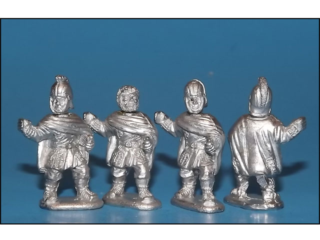 ALR 4 Auxilia Palatina standing, wearing cloak