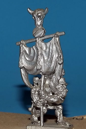 DF87 - GUARD GOBLIN STANDARD BEARER