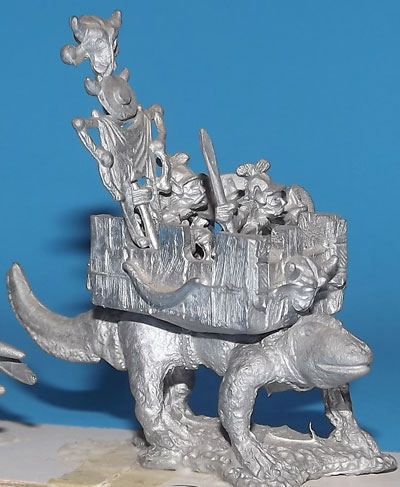 DFA48 - GIANT REPTILE WITH CASTLETOP - GOBLIN COMMANDER & STANDARD