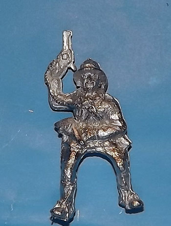 PB13 - MOUNTED OFFICER WITH PISTOL